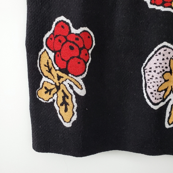 Black Fruits Print Wool Sleeveless Mini Shift Dress - Picture 6 of 8